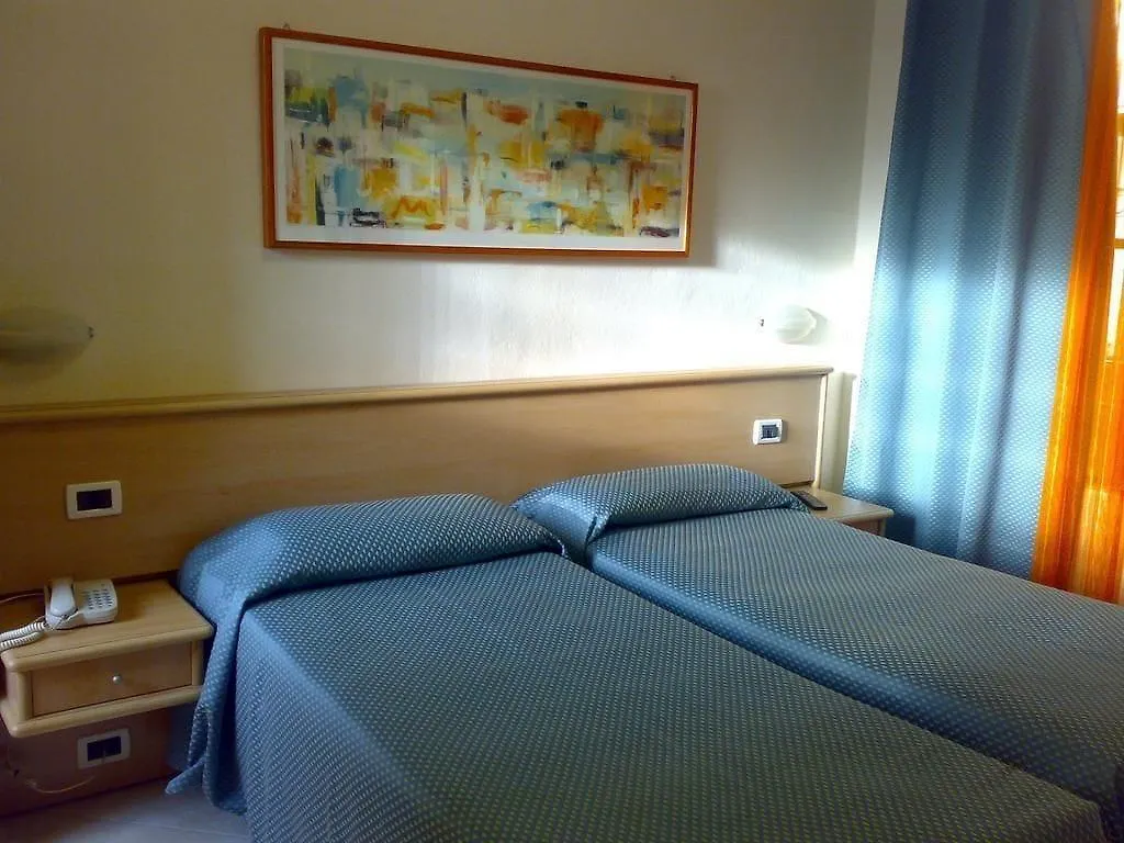Hotel Astor Pisa 2*,  İtalya