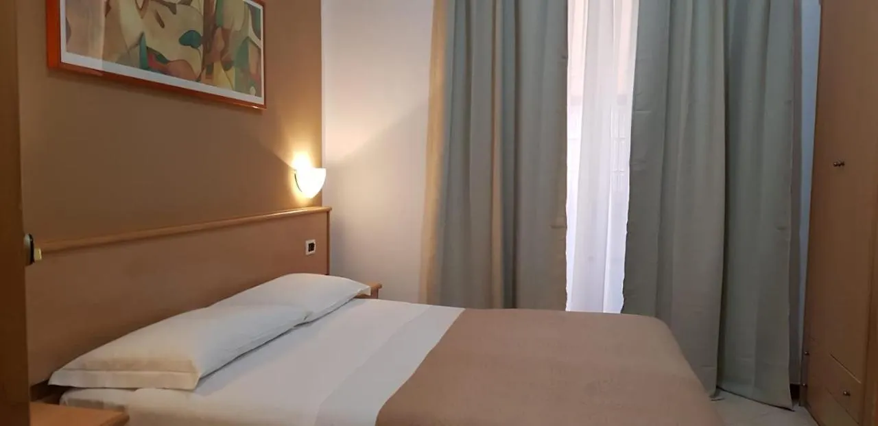 Hotel Astor Pisa 2*,